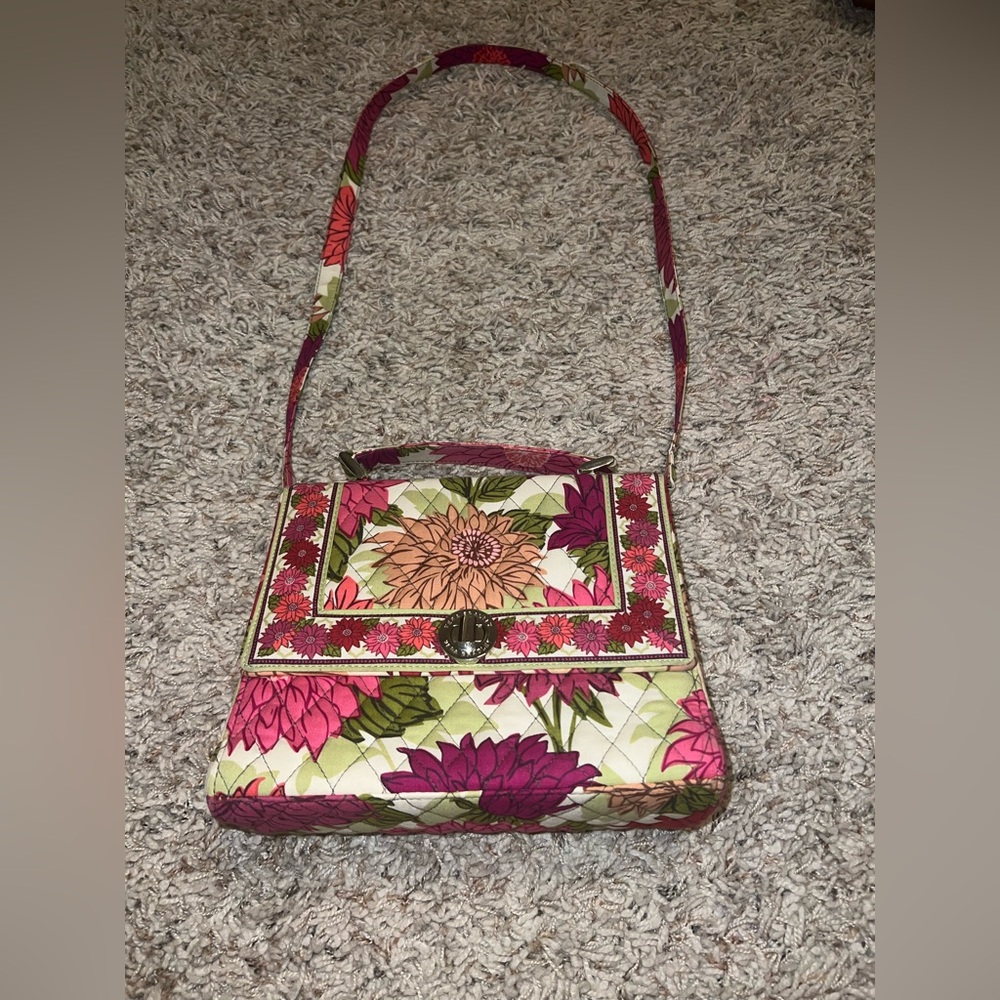 Gorgeous vera Bradley floral purse